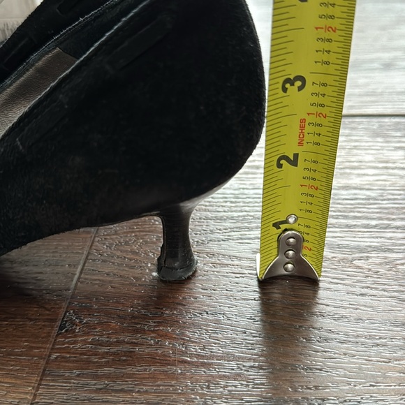 Salvatore Ferragamo Pre Loved Suede low Heels Shoes with Dust Bag. - Picture 6 of 8